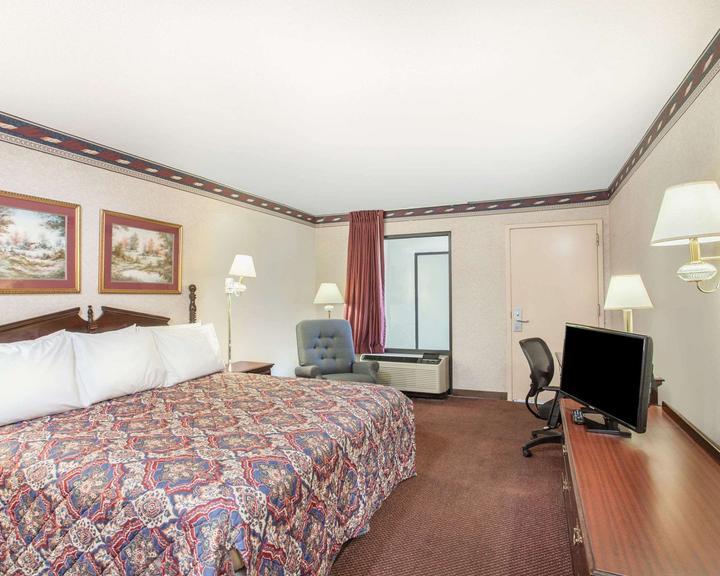 Days Inn By Wyndham Saint Pauls Dış mekan fotoğraf
